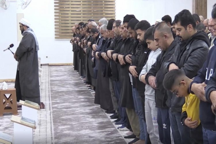 Pakistan'da depremde hayatını kaybedenler i&ccedil;in gıyabi cenaze namazı kılındı