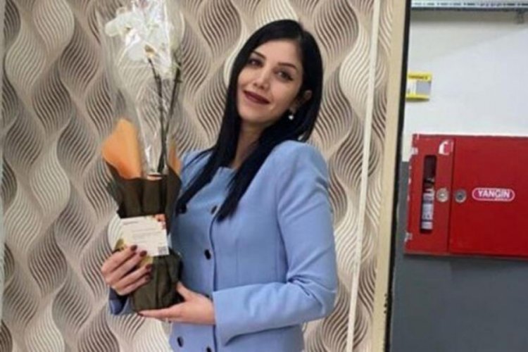 Hatay'da depremde hayatını kaybeden B&uuml;şra &ouml;ğretmen ve annesi toprağa verildi