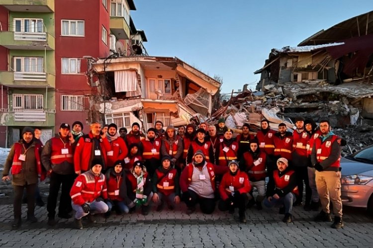 Kızılay Bursa'dan deprem b&ouml;lgelerine yardım eli