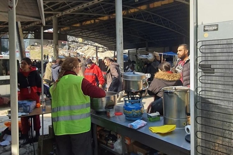 Karavan sahipleri ara&ccedil;larını deprem b&ouml;lgesine g&ouml;t&uuml;rmek istiyor