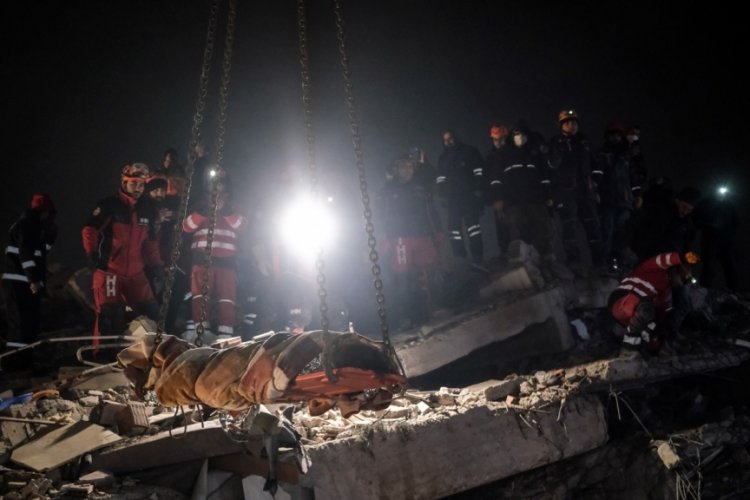 Deprem uzmanlarıyla dalga ge&ccedil;en siteye tepki yağıyor!