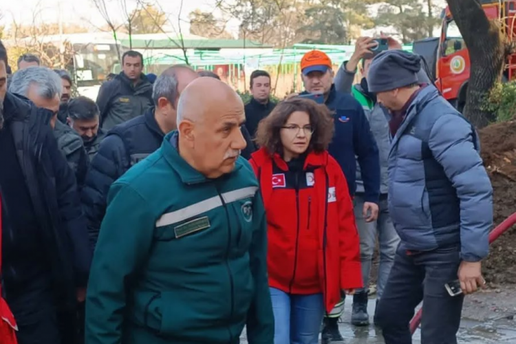 Bakan Kiriş&ccedil;i, Hatay'da Kızılay mobil mutfağını inceledi