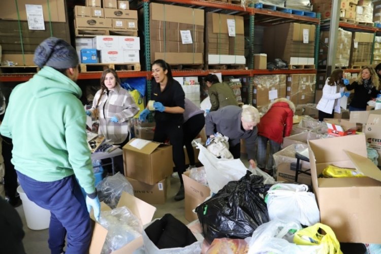 Kanadalılar, T&uuml;rkiye'ye destek i&ccedil;in seferber oldu