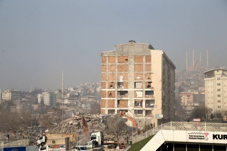 Daha b&uuml;y&uuml;k bir deprem olacak mı?