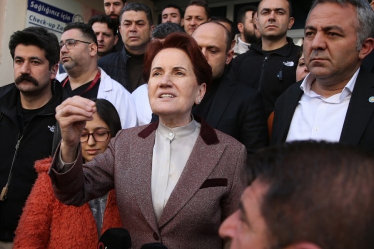 İYİ Parti lideri Akşener, Osmaniye'de tedavisi s&uuml;ren yaralıları ziyaret etti