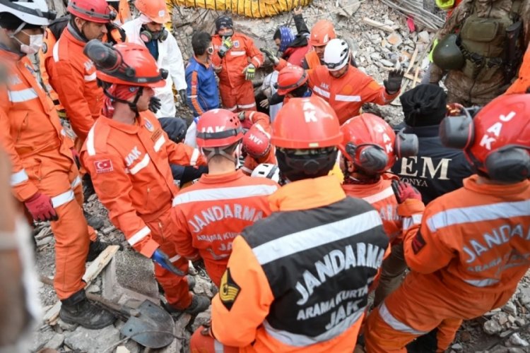 Otomotiv markalarından deprem b&ouml;lgesine yardım seferberliği