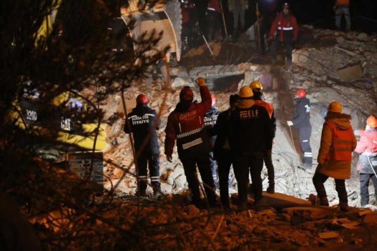 G&uuml;rsu afet b&ouml;lgesinde durmaksızın &ccedil;alışıyor&nbsp;