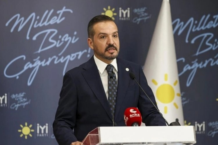 K&uuml;rşad Zorlu'dan &uuml;niversite &ouml;ğrencileriyle ilgili a&ccedil;ıklama