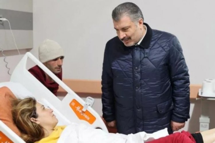 Fahrettin Koca hastanede depremzedeleri ziyaret etti