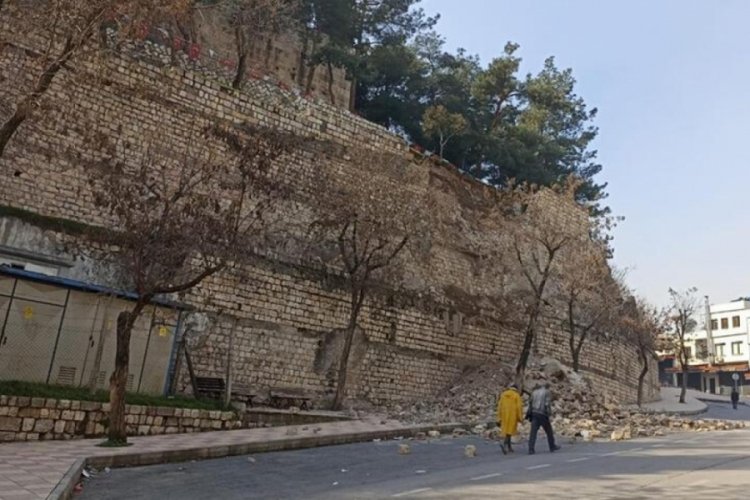 Tarihi Kahramanmaraş Kalesi de depremde hasar g&ouml;rd&uuml;