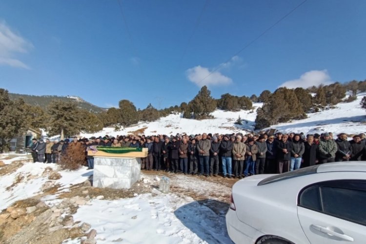 Hatay'da hayatını kaybeden &ouml;ğretmen Konya'da toprağa verildi
