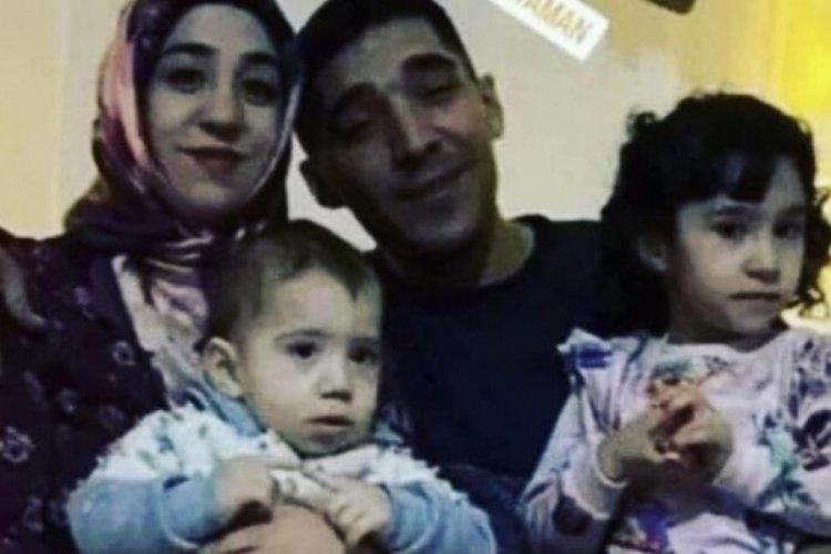 Ebrar Sitesi enkazından &ccedil;ıkarılan 4 kişilik aile toprağa verildi