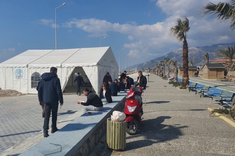 Bursa Nil&uuml;fer Belediyesi'nden afet b&ouml;lgesine aşevi