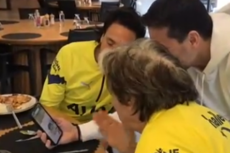 Fenerbah&ccedil;eli depremzede Efe, Jesus ve Szalai ile g&ouml;r&uuml;şt&uuml;