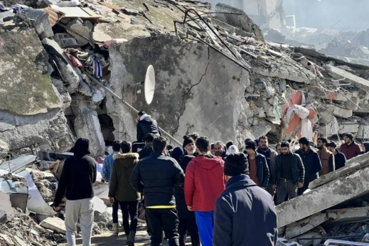 Bursa Nil&uuml;fer'den depremzedelere destek