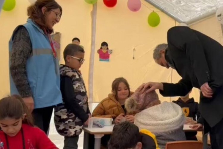 Bakan &Ouml;zer, psikososyal destek merkezini ziyaret etti