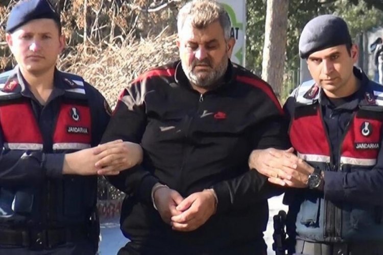 Hatay'da yıkılan binanın m&uuml;teahhidi 'depremzede' olarak kaldığı otelde yakalandı