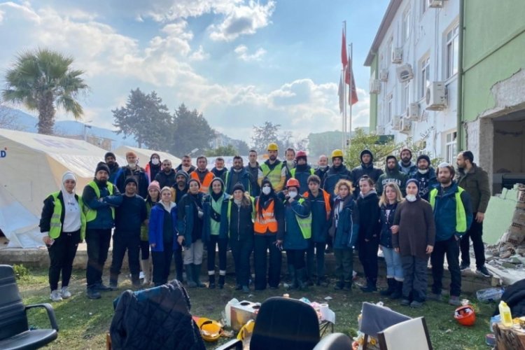 Bursalı Gen&ccedil;ler Antakya'da can kurtarıyor