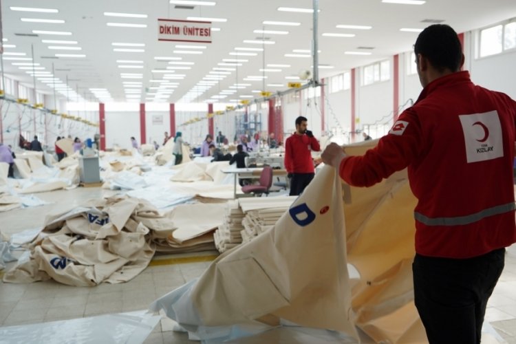 Kızılay, &ccedil;adır &uuml;retimini s&uuml;rd&uuml;r&uuml;yor