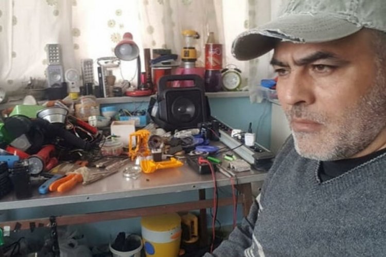 Iğdır'da depremzedeler i&ccedil;in ak&uuml;l&uuml; el fenerleri yapıyor