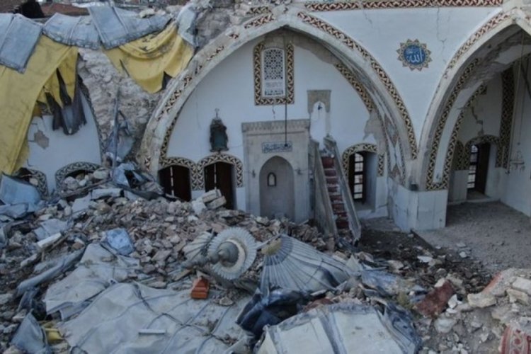 Deprem b&ouml;lgesindeki k&uuml;lt&uuml;rel miraslarımız yıkıldı mı?