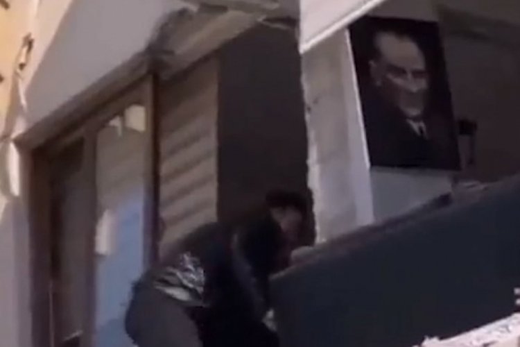 Riskli binadan Atat&uuml;rk tablosunu aldı