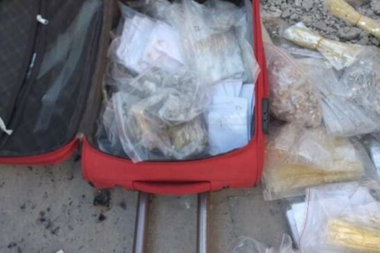 Kahramanmaraş'ta hırsızlar g&uuml;m&uuml;ş d&uuml;kkanı soydular
