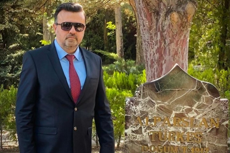 Kerim G&uuml;rsel &Ccedil;elebi'nin deprem b&ouml;lgesindeki i&ccedil; yakan anısı