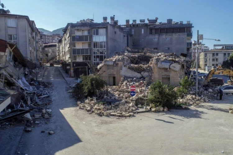 Hatay'daki tarihi iki kilise depremde yıkıldı