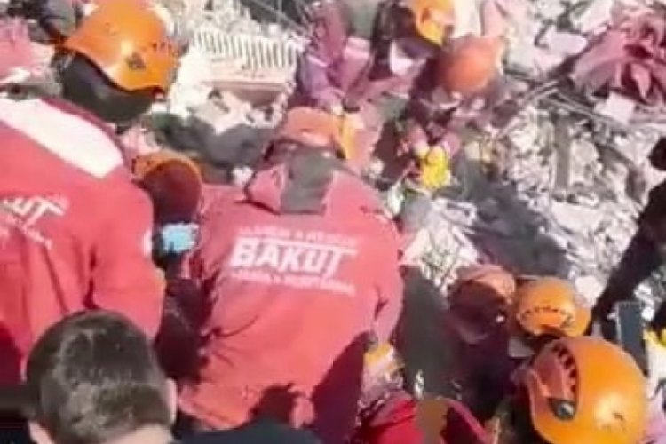 Kahramanmaraş'ta Polat &ccedil;ifti BAKUT tarafından 203 saat sonra enkazdan &ccedil;ıkarıldı