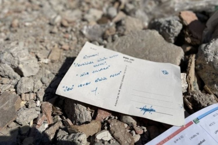 Depremde yiten canlardan geriye hatıralar kaldı