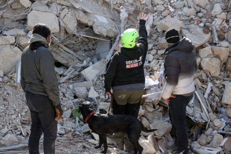 Depremin 205. saatinde mucize