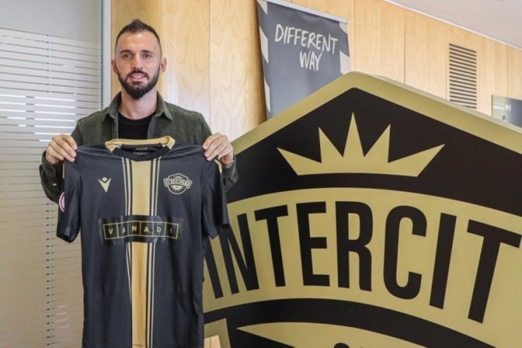 Emre &Ccedil;olak futbola geri d&ouml;nd&uuml;ğ&uuml;n&uuml; duyurdu