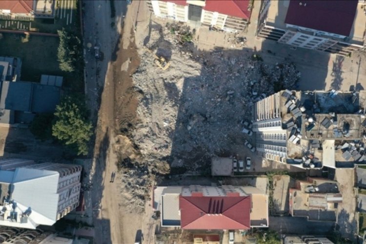 Osmaniye'de yıkılan binalarla ilgili 4 ş&uuml;pheli tutuklandı