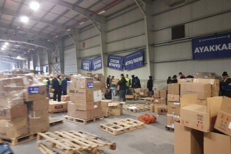 Bursa'da Şahinbey d&ouml;nerden deprem g&ouml;n&uuml;ll&uuml;lerine ikram