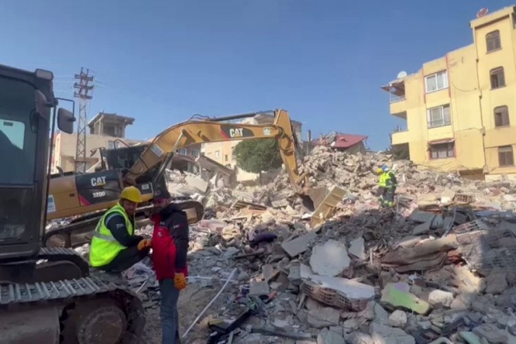Hatay'da enkaz kaldırma &ccedil;alışmaları s&uuml;r&uuml;yor