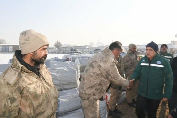 Tarım ve Orman Bakanlığı'ndan &ccedil;ift&ccedil;ilere yem ve &ccedil;adır yardımı