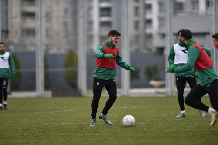 Bursaspor hazırlıklarını s&uuml;rd&uuml;r&uuml;yor