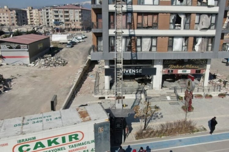 Hatay'da hasarlı binalarda tehlikeli eşya tahliyesi başladı
