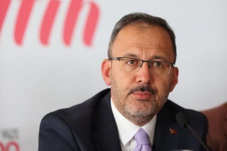 Bakan Kasapoğlu'ndan Trabzonspor taraftarlarına &ccedil;ağrı