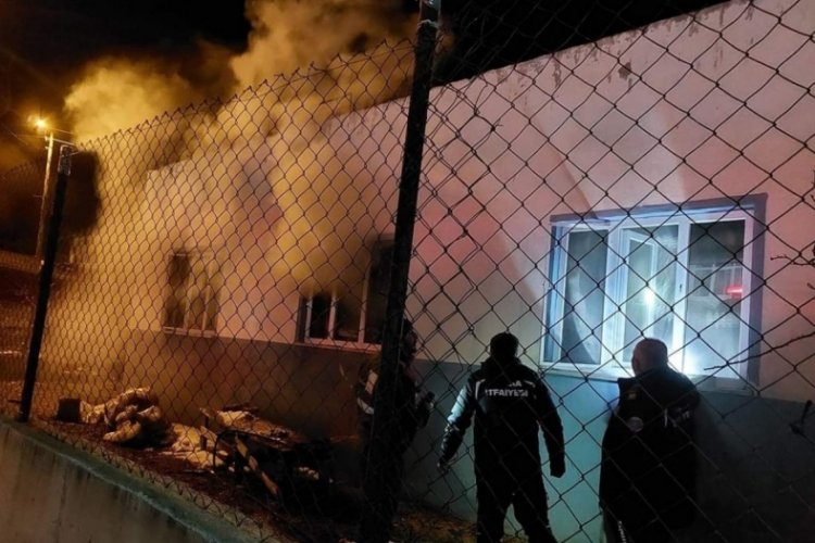 Bursa Orhaneli'nde geceyi alevler aydınlattı&nbsp;