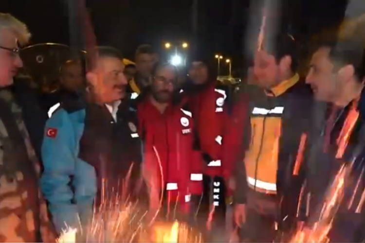 Sağlık Bakanı Fahrettin b&uuml;y&uuml;k tehlike atlattı! Kor patladı