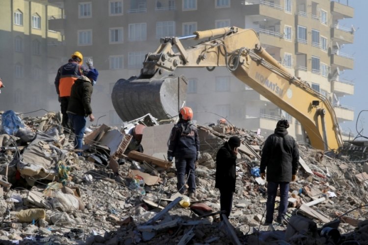Depremde hayatını kaybedenler i&ccedil;in Almanya Berlin'de dua edildi