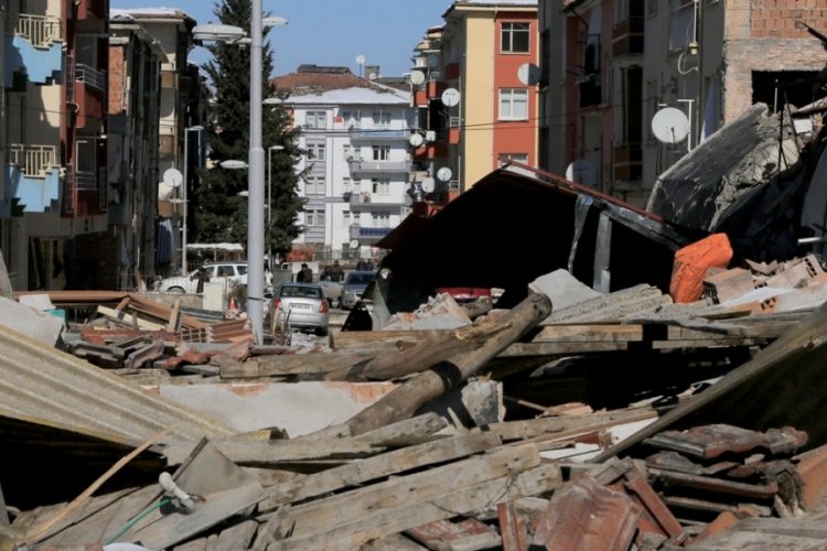Depremdeki yıkımın ve enkazın faturası en az 12 milyar lira