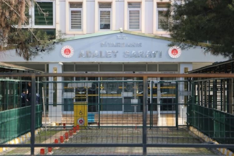 Diyarbakır'da depreme ilişkin g&ouml;zaltına alınan 15 kişi tutuklandı