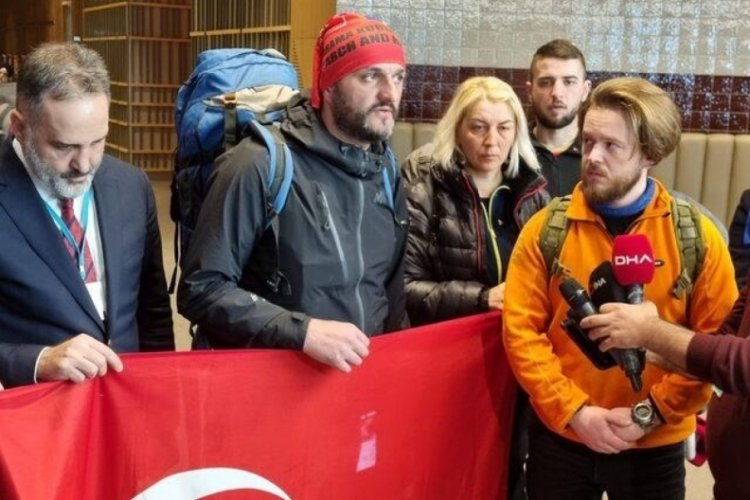 Terc&uuml;man Boşnak ekibin a&ccedil;ıklaması sırasında duygusal anlar yaşadı