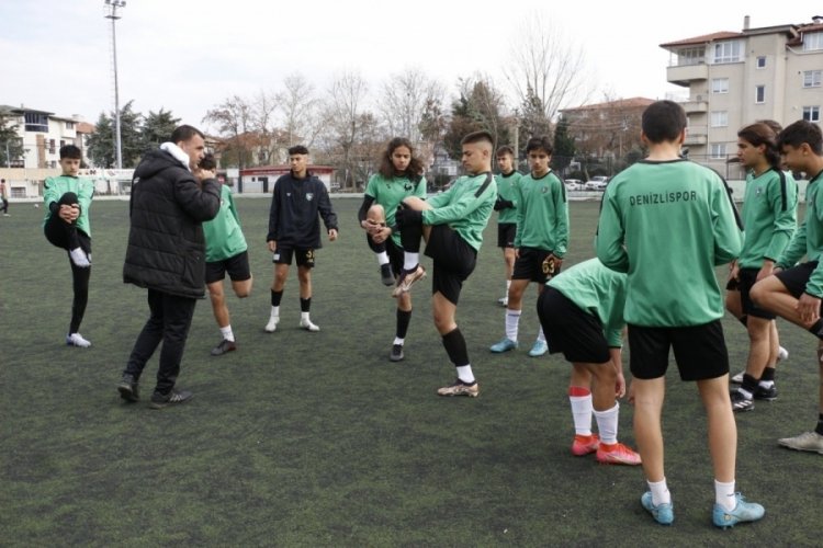 Denizlispor &ccedil;alışmalarını s&uuml;rd&uuml;r&uuml;yor