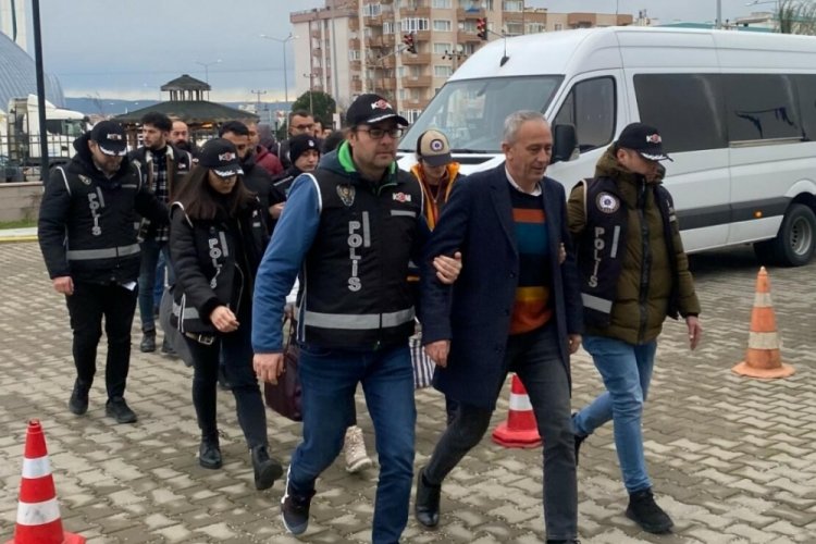 G&ouml;k&ccedil;eada Belediyesi'ndeki 'r&uuml;şvet' soruşturmasında '2+1 daire' iddiası