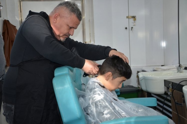 Depremzedeler i&ccedil;in mobil kuaf&ouml;r