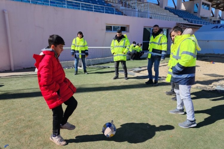 Adıyaman'da &ccedil;ocuklar depremi oyunla unutuyor